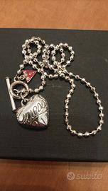 catenina braciale e orecchini Guess 