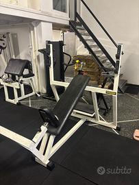 Panca inclinata Technogym