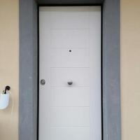 Porte interne pronte Spissu finestre persiane posa