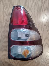 Faro Posteriore e Retronebbia Dx Land Cruiser KDJ