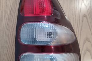 Faro Posteriore e Retronebbia Dx Land Cruiser KDJ