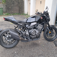 Honda cb 1000 r black edition