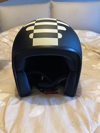 Casco Emporio Armani