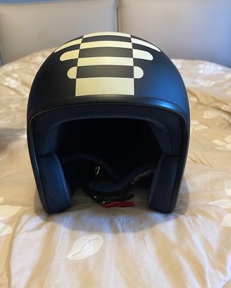 Casco Emporio Armani