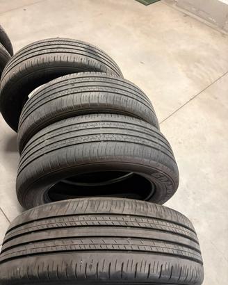 Dunlop 225 60 18