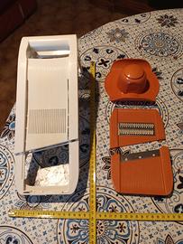 Mandolina con Salvamano e accessori per vari tipi