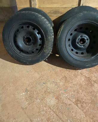 Pneumatici invernali con cerchi 175/65/14