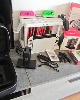 Nintendo Switch OLED + 2 Joycon extra + Accessori
