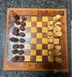 Tavola da scacchi di legno naturale