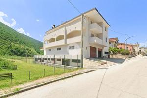 6 LOCALI A CAPISTRELLO