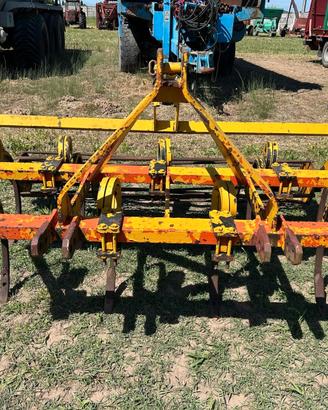 Coltivatore estirpatore 9 ancore