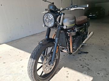 moto  Triumph speed twin tenuta come nuova mai acc