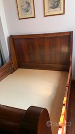 Letto barchettone alla francese antico in noce