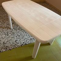 tavolo di plastica