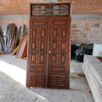 portone in legno massello 