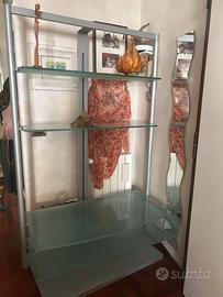 Mobile  tecnico TV a vetri