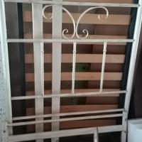 Letto singolo con rete 