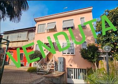 Alloggio in villa con giardino e taverna!