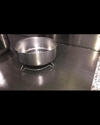 Pentola pressione 7 lt + griglia x cottura vapore