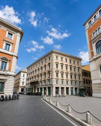 Appartamento di 350 m² con più di 5 locali a Roma