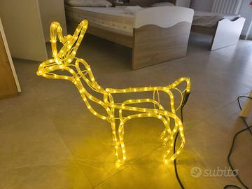 Renna illuminata natalizia