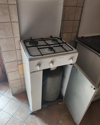 cucina a gas 3 fuochi con bombola 
