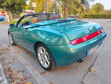 Alfa Romeo Spider V6