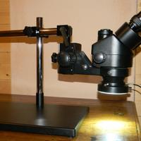 Microscopio stereoscopico trinoculare