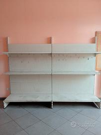 SCAFFALI NEGOZIO. € 200