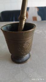 mortaio con pestello in bronzo 