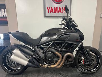 Ducati Diavel 1200 CARBON