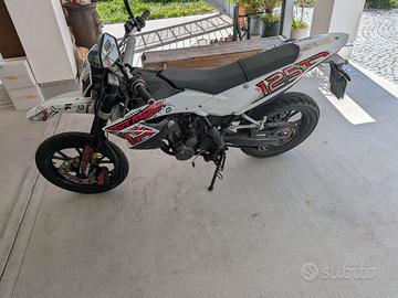 KSR Moto TR 125 SM