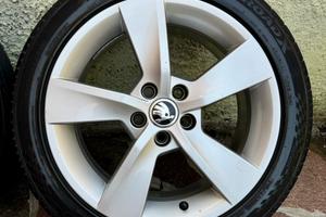 Cerchi Skoda Fabia + Gomme 215 45 R16 estive