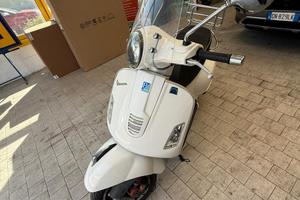 Vespa 300 Gts super