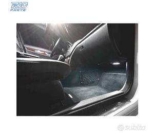 PLAFONI LED PER PIEDI E PORTE PER MERCEDES