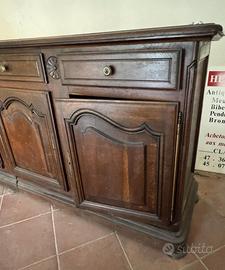 Antica credenza francese in rovere scolpito