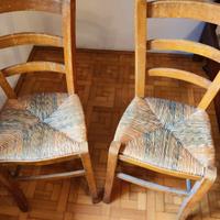 Sedie in legno e paglia