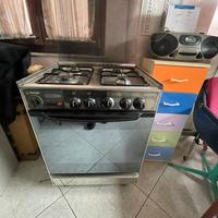 Cucina quattro fuochi cone nuova
