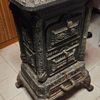 Stufa a legna in ghisa