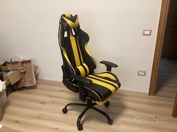Sedia da gaming gialla e nera