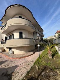 appartamento in villa con tre camere notte