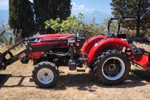 Trattore 50 CV 4x4 4 cilindri doppia frizione
