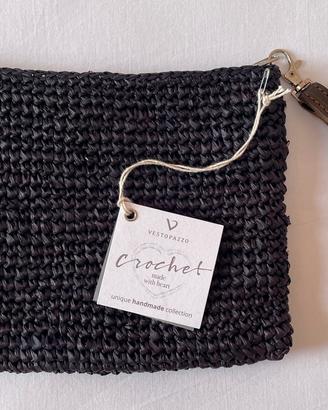 Pochette nera rafia uncinetto di Vestopazzo