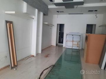 Locale commerciale Via Enrico Fermi