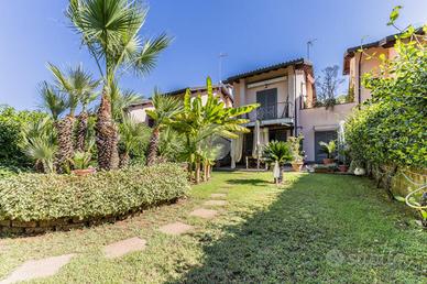 VILLA A SCHIERA A NEPI