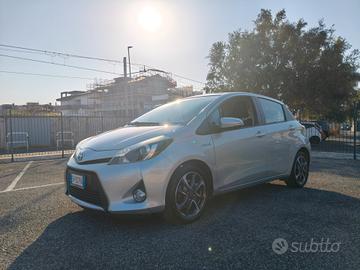 Toyota Yaris 1.5 Hybrid 5 porte by D