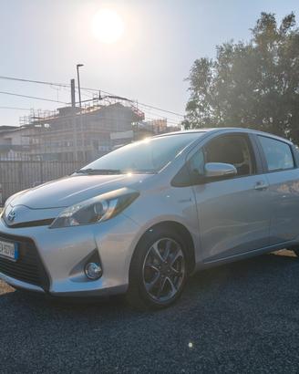 Toyota Yaris 1.5 Hybrid 5 porte by D