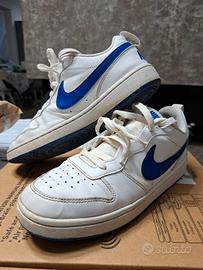 Nike court con baffo celeste