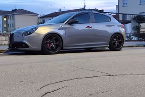 alfaromeo Giulietta quadrifoglio 