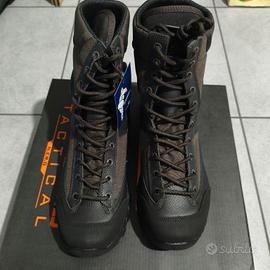 Anfibi Magnum 42